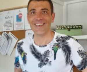 José