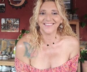 Pili