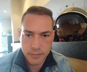 Carlos