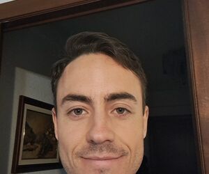 Alejandro De G