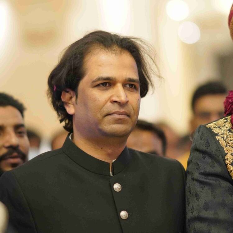 Foto de perfil de Ahsan Javed