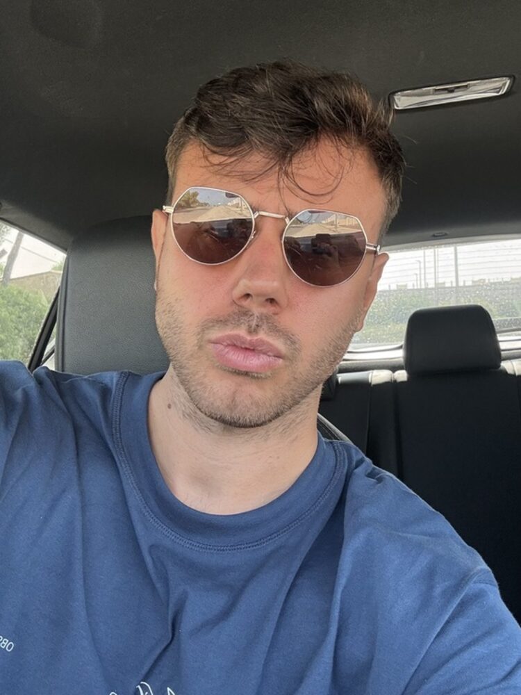 Foto de perfil de C
