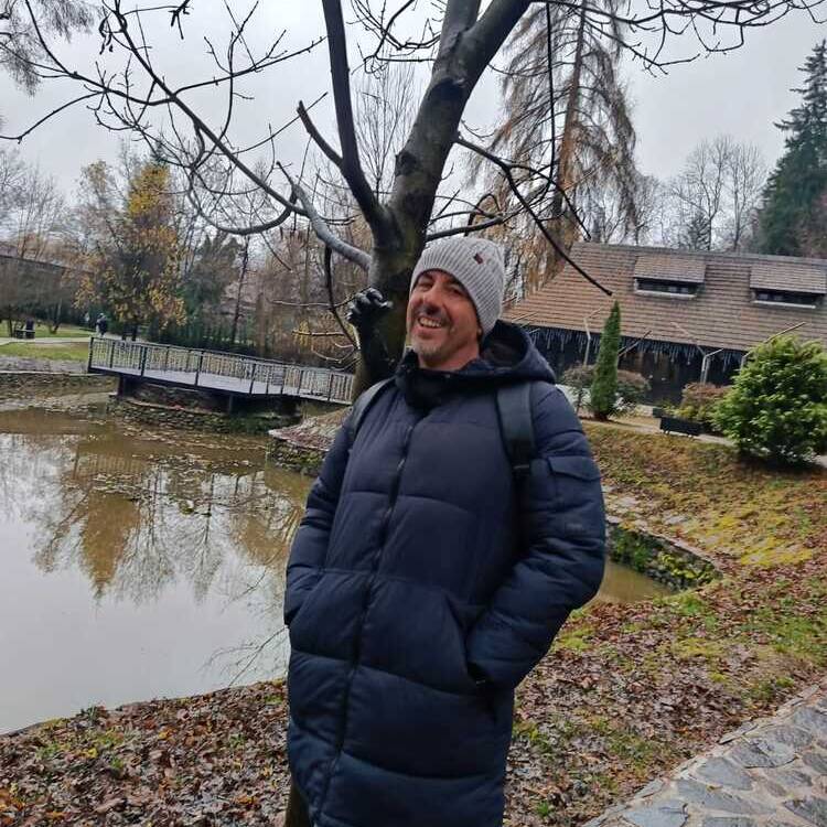 Foto de perfil de Adrian