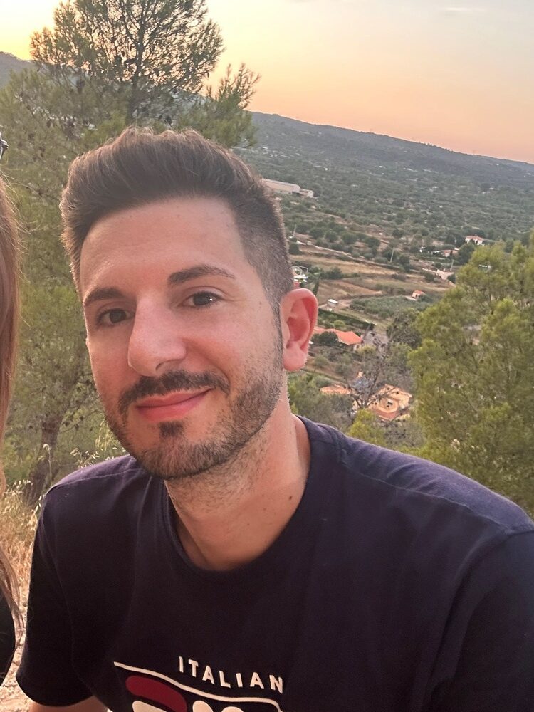 Foto de perfil de Adrián