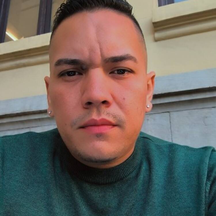 Foto de perfil de Adrian
